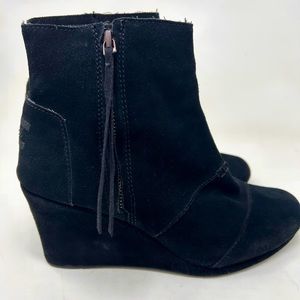 Toms Women's Desert Wedge Heels Ankle Boot Bootie Black Suede Side Zip Size 9.5